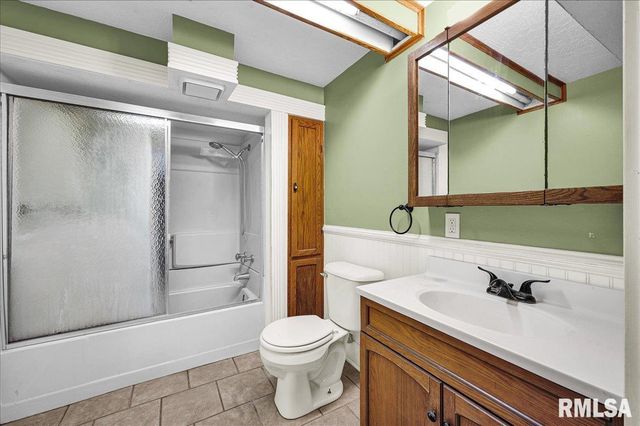 909 WASHINGTON Street, Pekin, IL 61554