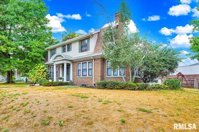 909 WASHINGTON Street, Pekin, IL 61554