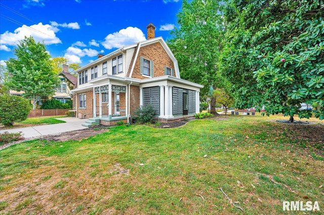 909 WASHINGTON Street, Pekin, IL 61554