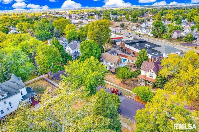 909 WASHINGTON Street, Pekin, IL 61554