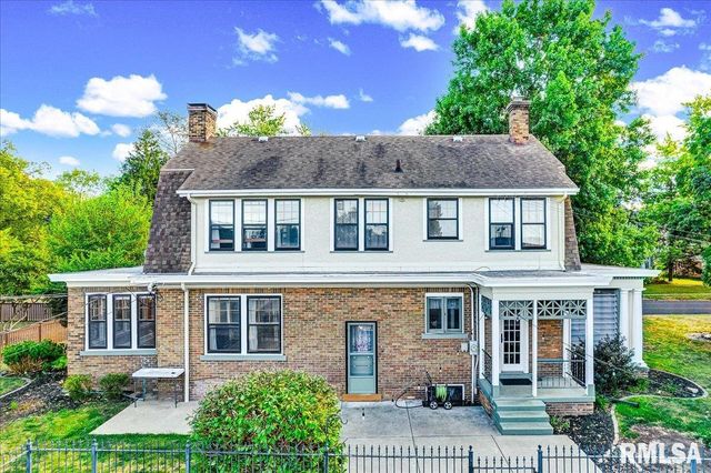 909 WASHINGTON Street, Pekin, IL 61554