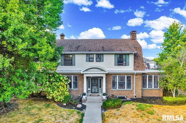 909 WASHINGTON Street, Pekin, IL 61554