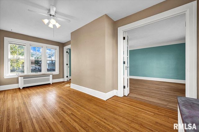 909 WASHINGTON Street, Pekin, IL 61554