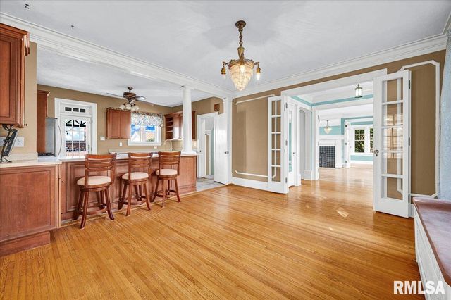 909 WASHINGTON Street, Pekin, IL 61554