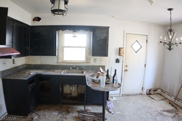 45 Johnson Rd, West Orange Twp., NJ 07052