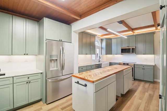 5026 N Hamlin Avenue, Chicago, IL 60625