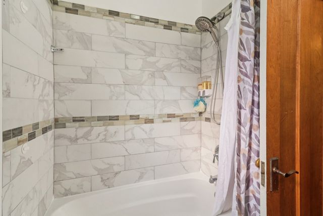 5026 N Hamlin Avenue, Chicago, IL 60625