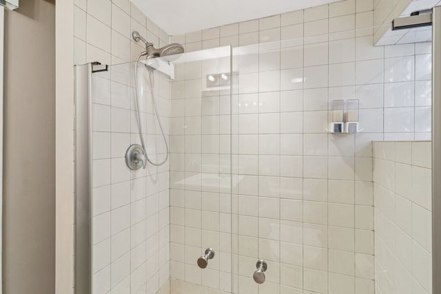 5026 N Hamlin Avenue, Chicago, IL 60625