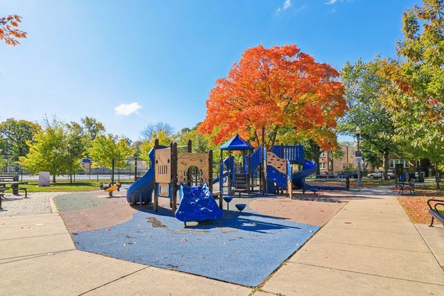 5026 N Hamlin Avenue, Chicago, IL 60625