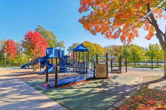 5026 N Hamlin Avenue, Chicago, IL 60625