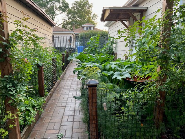 5026 N Hamlin Avenue, Chicago, IL 60625