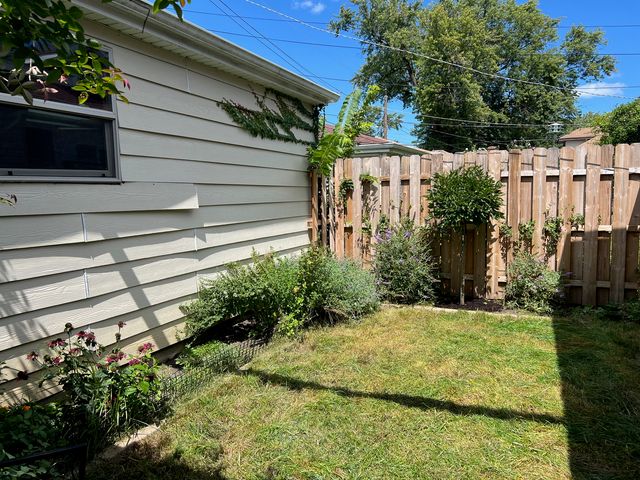 5026 N Hamlin Avenue, Chicago, IL 60625