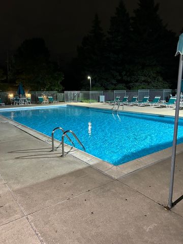 4757 Howard Street 107, Skokie, IL 60076