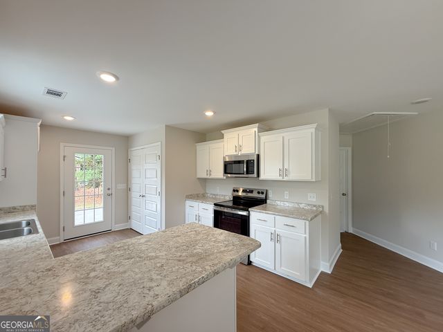 102 Ohoopee Street, Reidsville, GA 30453