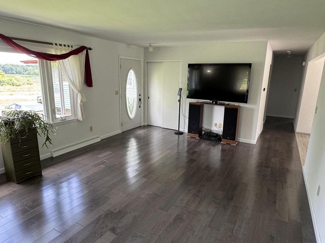 W224S9189 Leo LANE, Big Bend, WI 53103