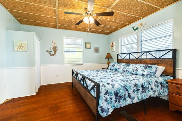 411 Seashell Drive, Surfside Beach, TX 77541