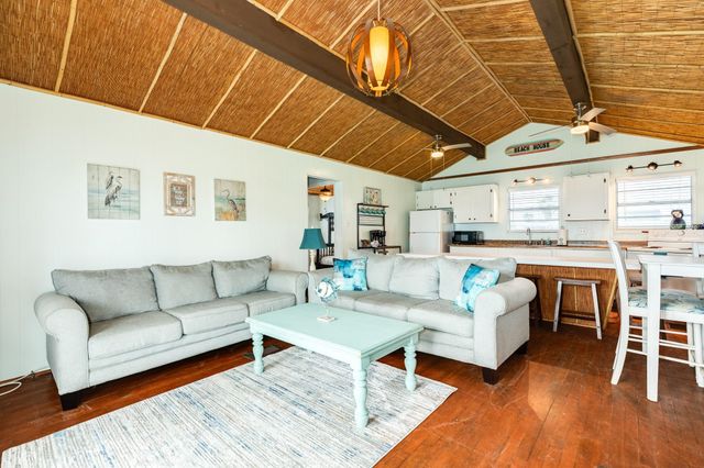 411 Seashell Drive, Surfside Beach, TX 77541
