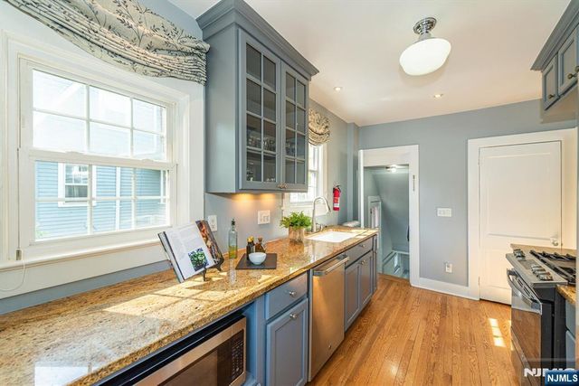 49 Harvard Street, Montclair, NJ 07042