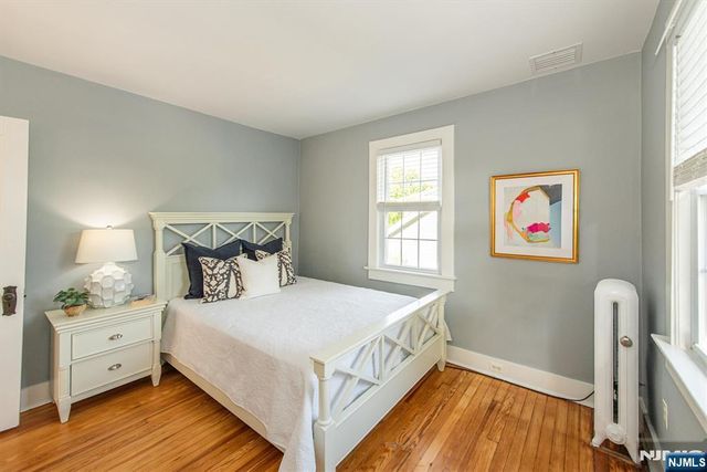 49 Harvard Street, Montclair, NJ 07042