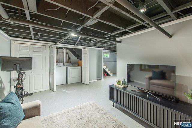 49 Harvard Street, Montclair, NJ 07042