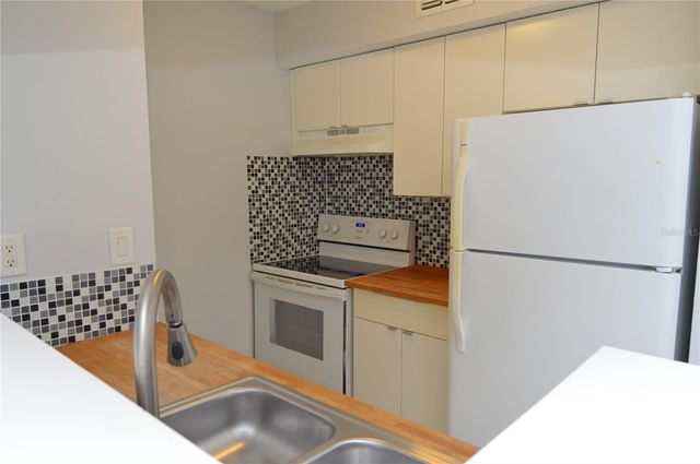 8645 FANCY FINCH DRIVE 104, Tampa, FL 33614