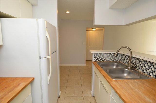 8645 FANCY FINCH DRIVE 104, Tampa, FL 33614