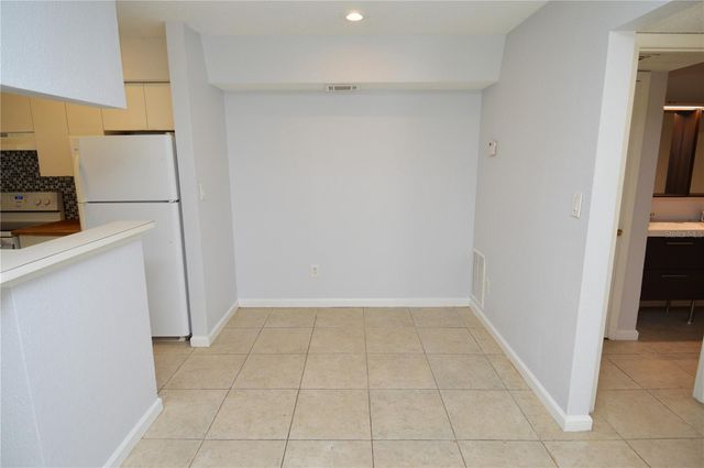 8645 FANCY FINCH DRIVE 104, Tampa, FL 33614