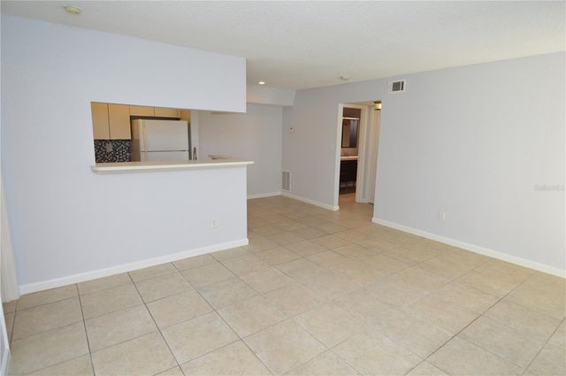 8645 FANCY FINCH DRIVE 104, Tampa, FL 33614