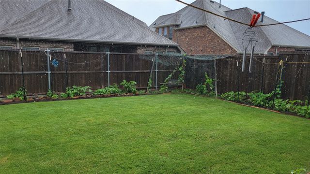 17613 Pinyon Lane, Dallas, TX 75252