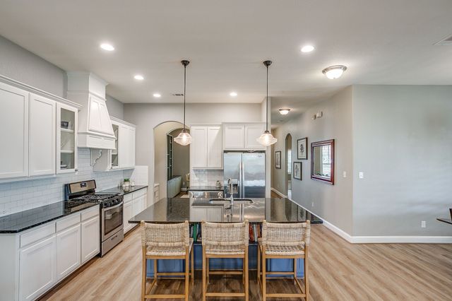 220 Parkview Drive, Aledo, TX 76008