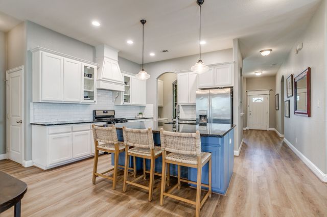 220 Parkview Drive, Aledo, TX 76008