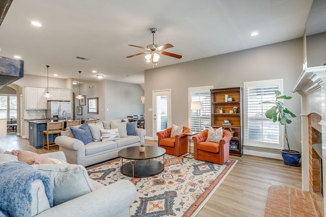 220 Parkview Drive, Aledo, TX 76008