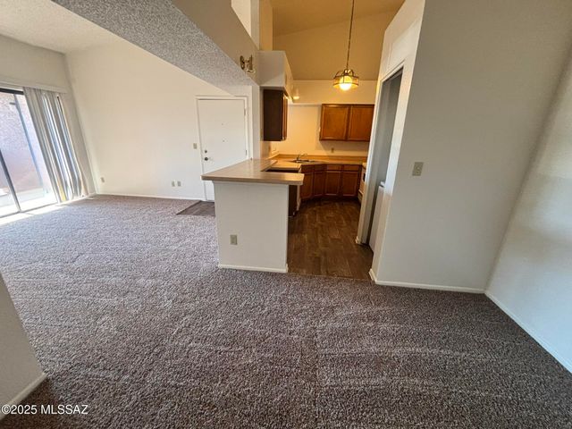 2172 N Pantano Rd Unit 218, Tucson, AZ 85715