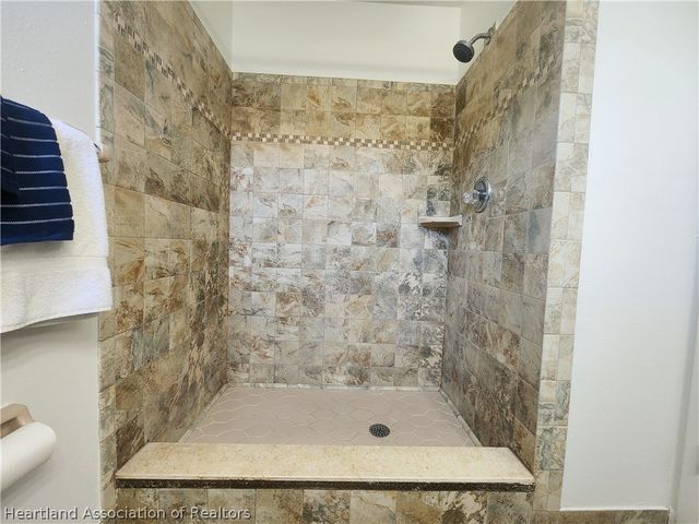 124 Bougainvillea Street NE, Lake Placid, FL 33852