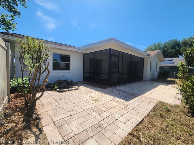 124 Bougainvillea Street NE, Lake Placid, FL 33852