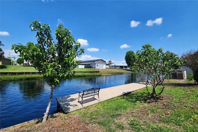 124 Bougainvillea Street NE, Lake Placid, FL 33852