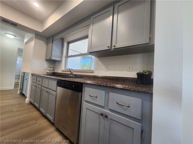 124 Bougainvillea Street NE, Lake Placid, FL 33852