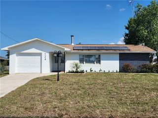 124 Bougainvillea Street NE, Lake Placid, FL 33852