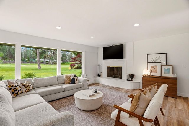 1316 E Club Ct, Spokane, WA 99203