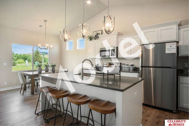 18702 Mary Street, Elkhorn, NE 68022