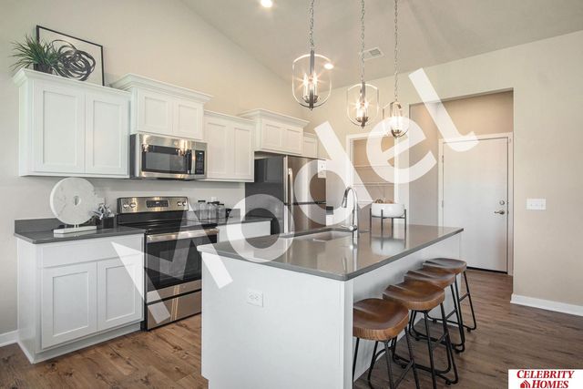 18702 Mary Street, Elkhorn, NE 68022