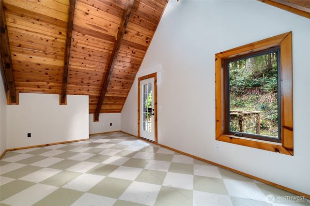 414 Little Acres Drive, Oak Harbor, WA 98277