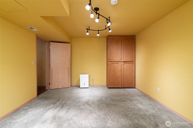 414 Little Acres Drive, Oak Harbor, WA 98277