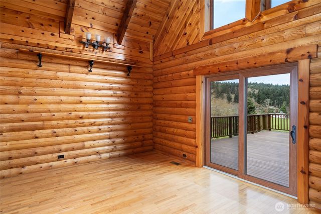 414 Little Acres Drive, Oak Harbor, WA 98277