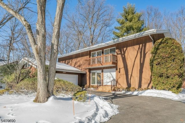 566 Faletti Way, River Vale Twp., NJ 07675