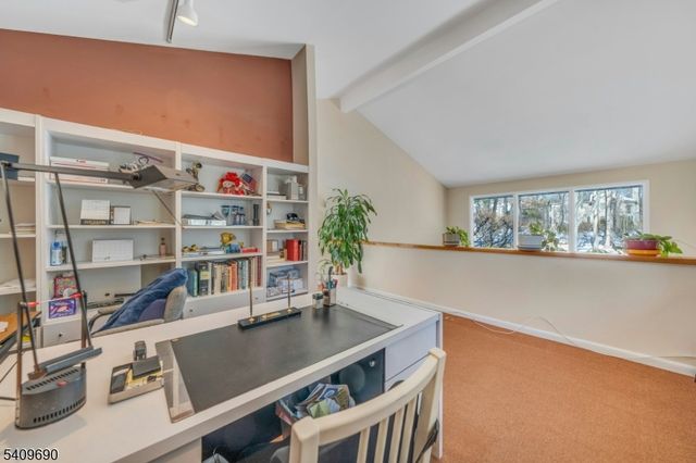 566 Faletti Way, River Vale Twp., NJ 07675