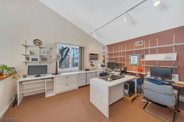 566 Faletti Way, River Vale Twp., NJ 07675