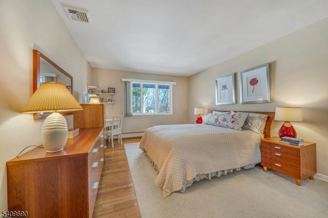 566 Faletti Way, River Vale Twp., NJ 07675