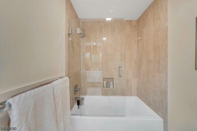 566 Faletti Way, River Vale Twp., NJ 07675