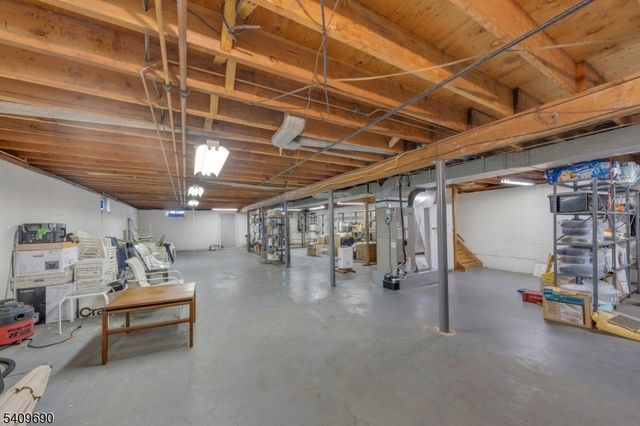 566 Faletti Way, River Vale Twp., NJ 07675